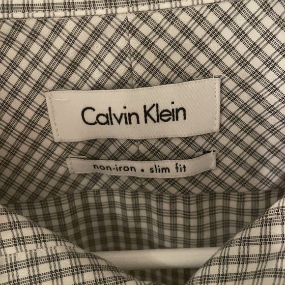 Calvin Klein Slim Fit Button Up Patterned Dress Shirt Plaid - Picture 4 of 7